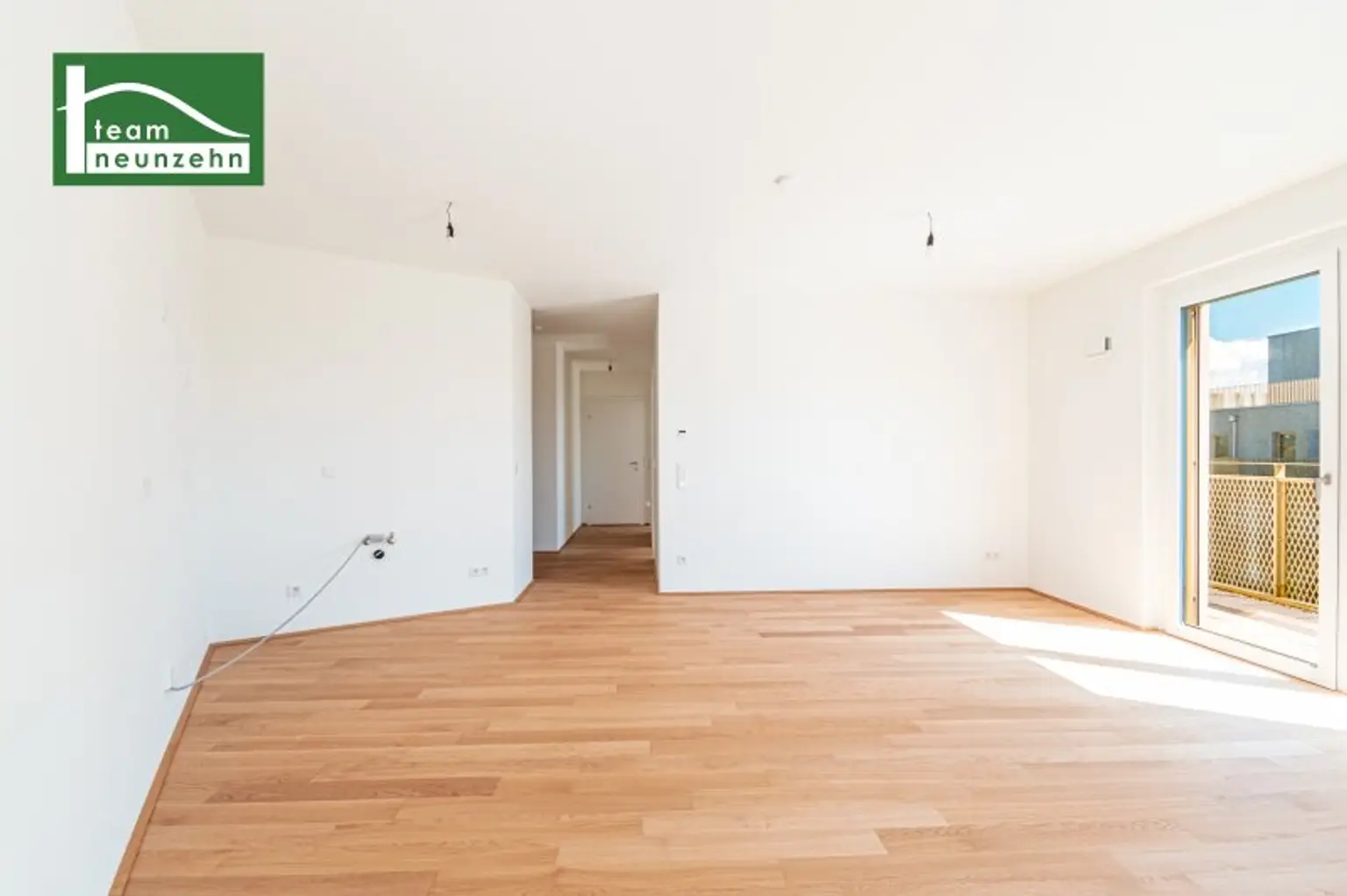 Alles was man sich wünscht – kostengünstige Heizung/“Kühlung“ über Erdwärme, PV-Anlage, weitläufige Grünflächen
