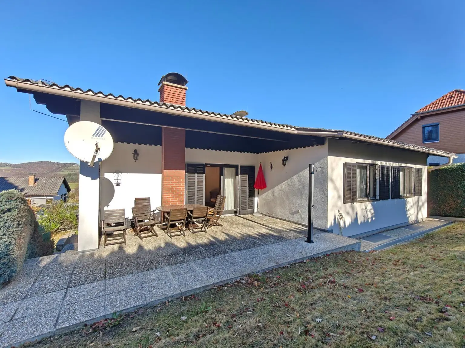 ca. 160m² NFL | Einfamilienhaus im Grünen | große Garage & Keller | Renovierungsbedarf