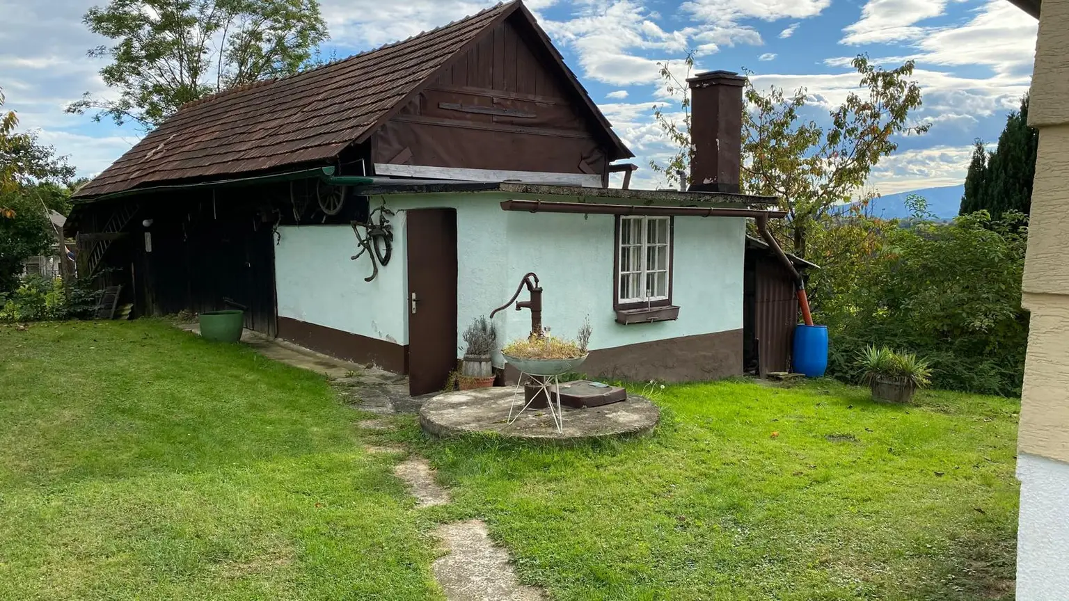 SLOWENIEN!!! Sanierungsbedürftiges Knusperhäuschen in einmaliger Aussichtslage!