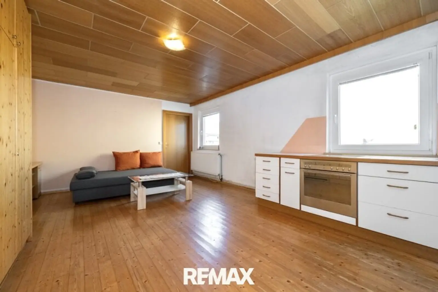 Wohn-, Küchen- und Essbereich (EG)