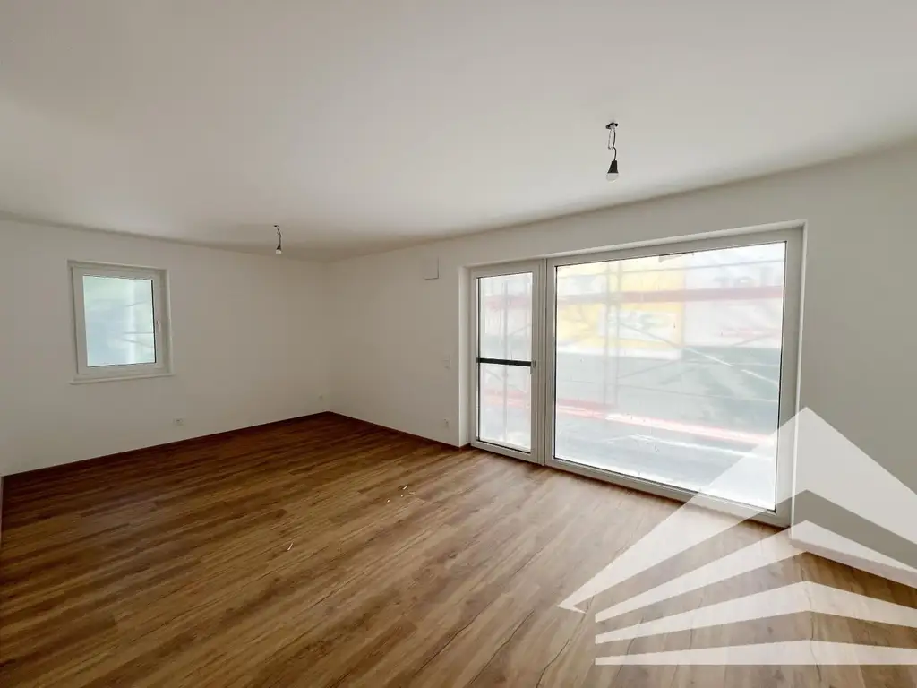 Lichtdurchflutete 3-Zimmer Wohnung mit großem Balkon in Puchenau!