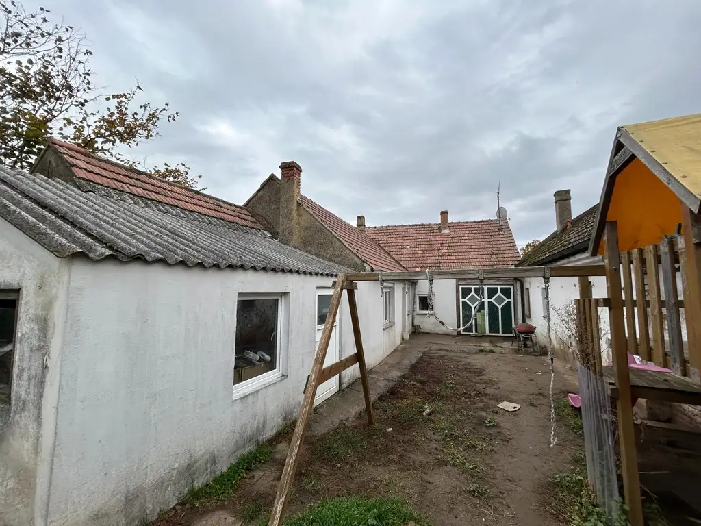 Charmantes Bauernhaus mit Ausbaupotenzial in ruhiger Lage