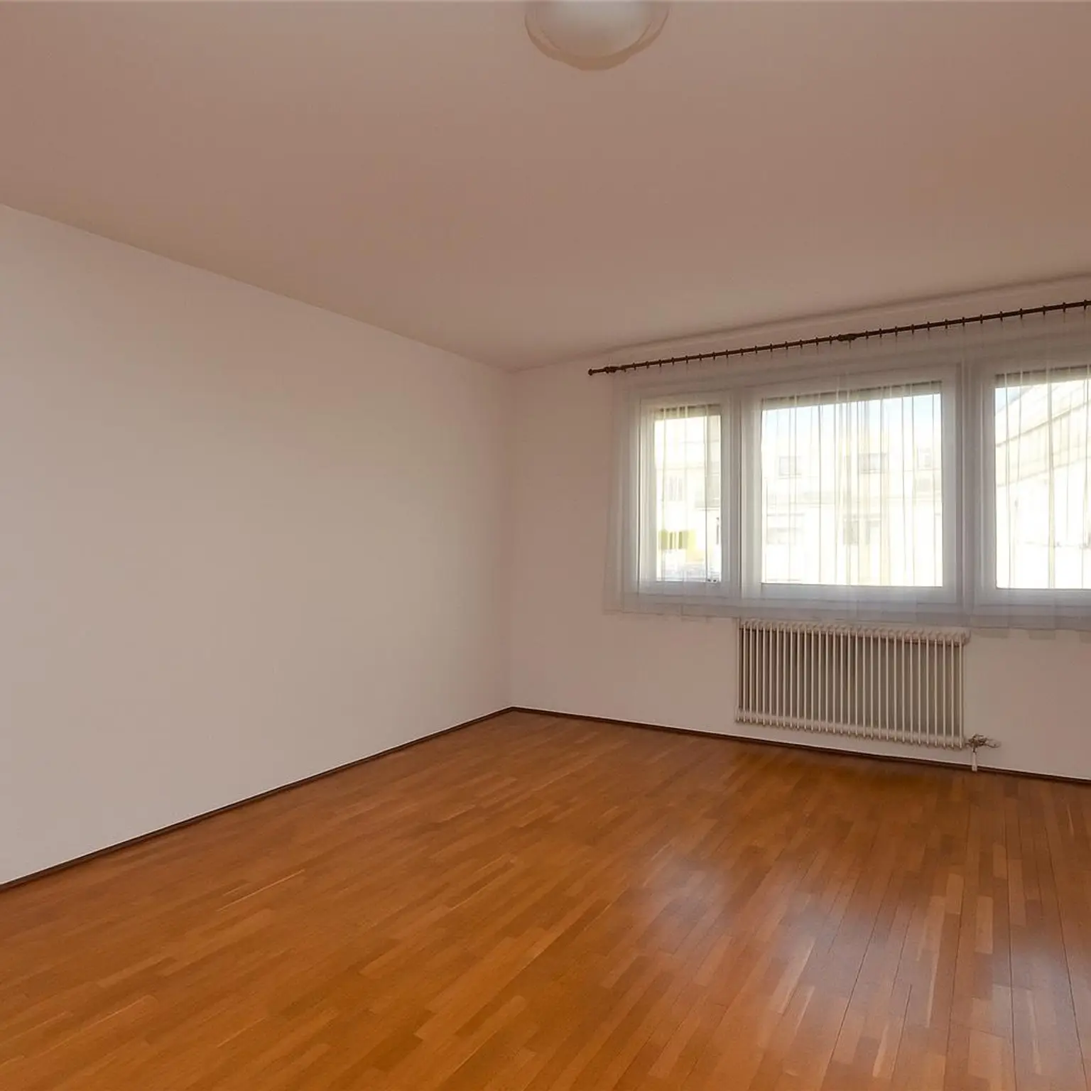 Helle Stadtwohnung mit Loggia – Wohnen im beliebten Fasanviertel