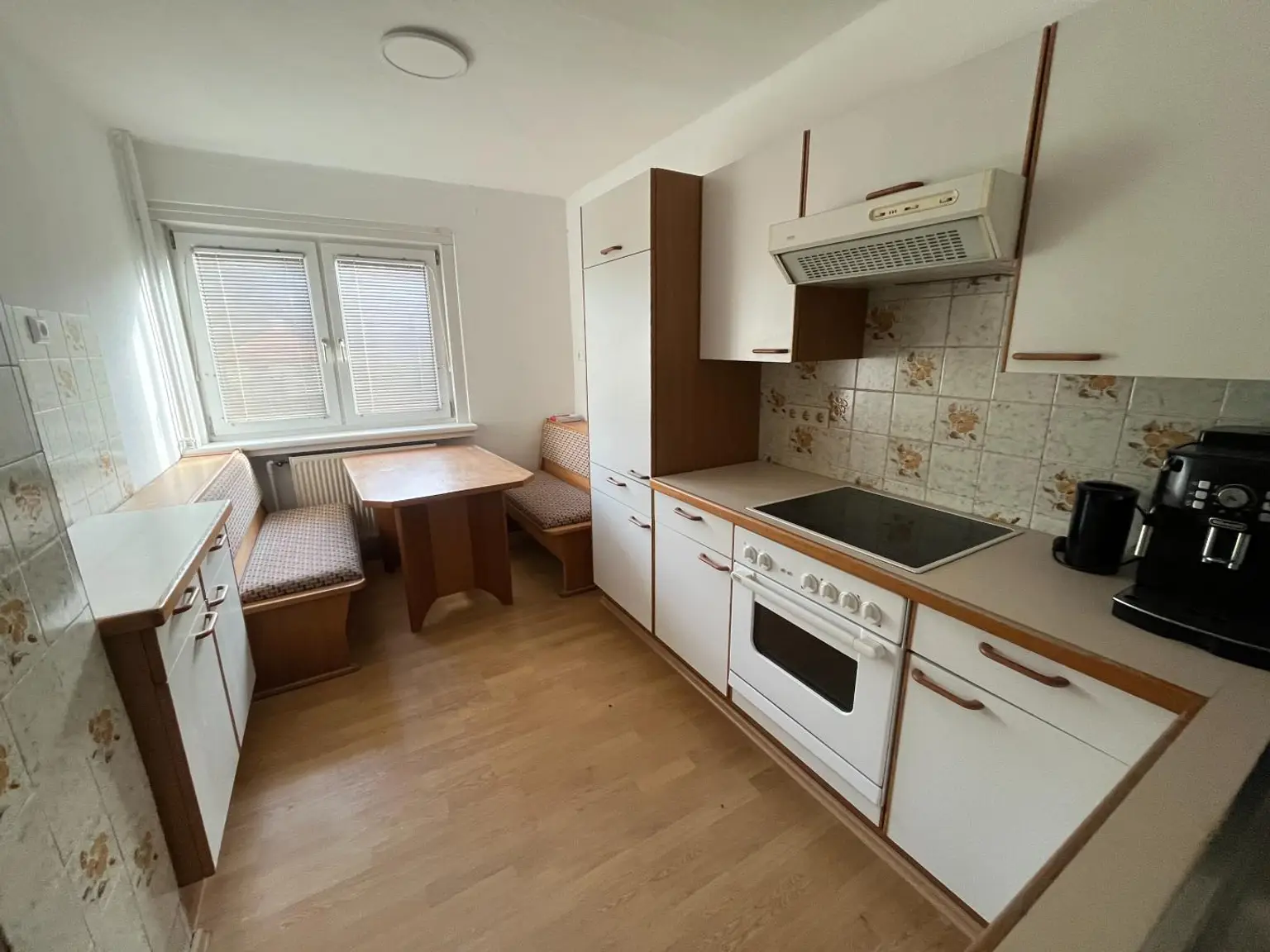 Familienfreundliches Ein- oder Zweifamilienwohnhaus mit 2 Wohneinheiten!