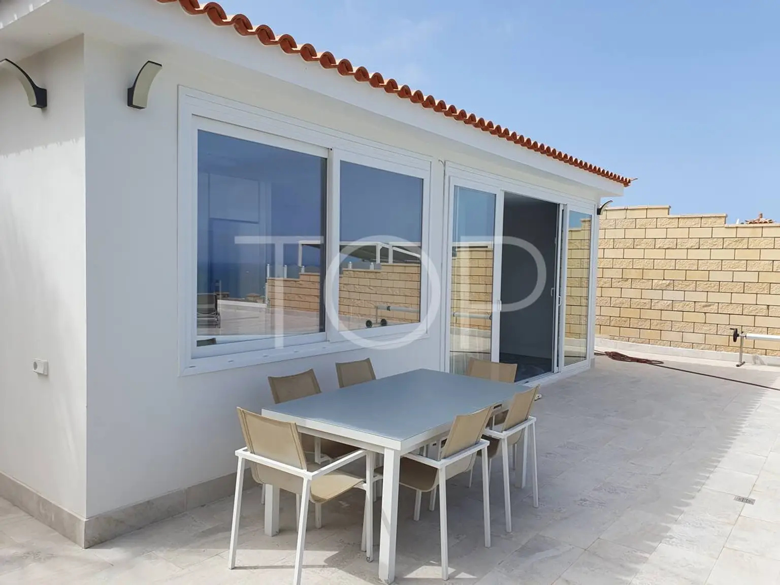 VILLA-EL-DUQUE-DORMITORIO-INDEPENDIENTE-TERRAZA-2