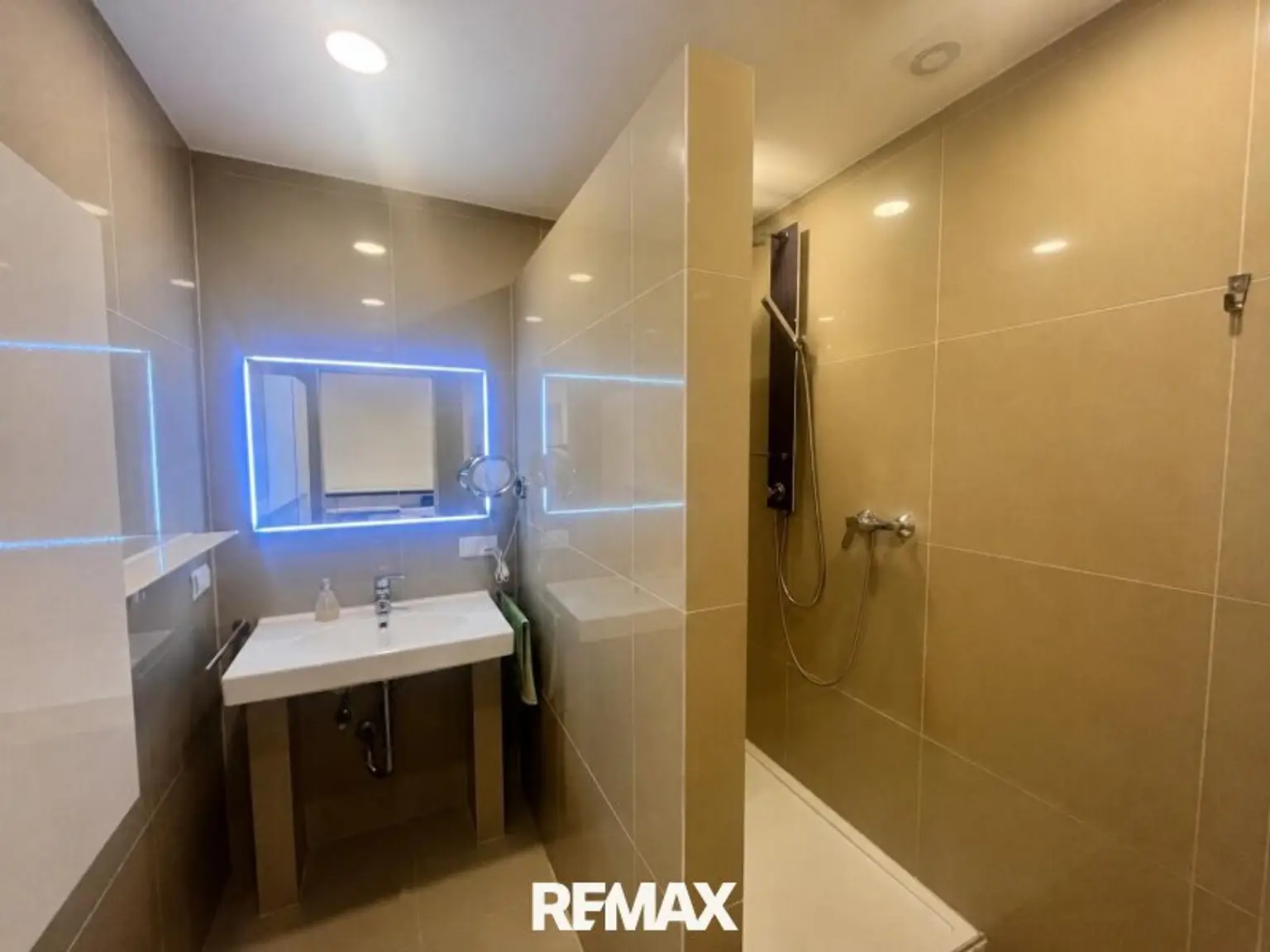 11 Badezimmer