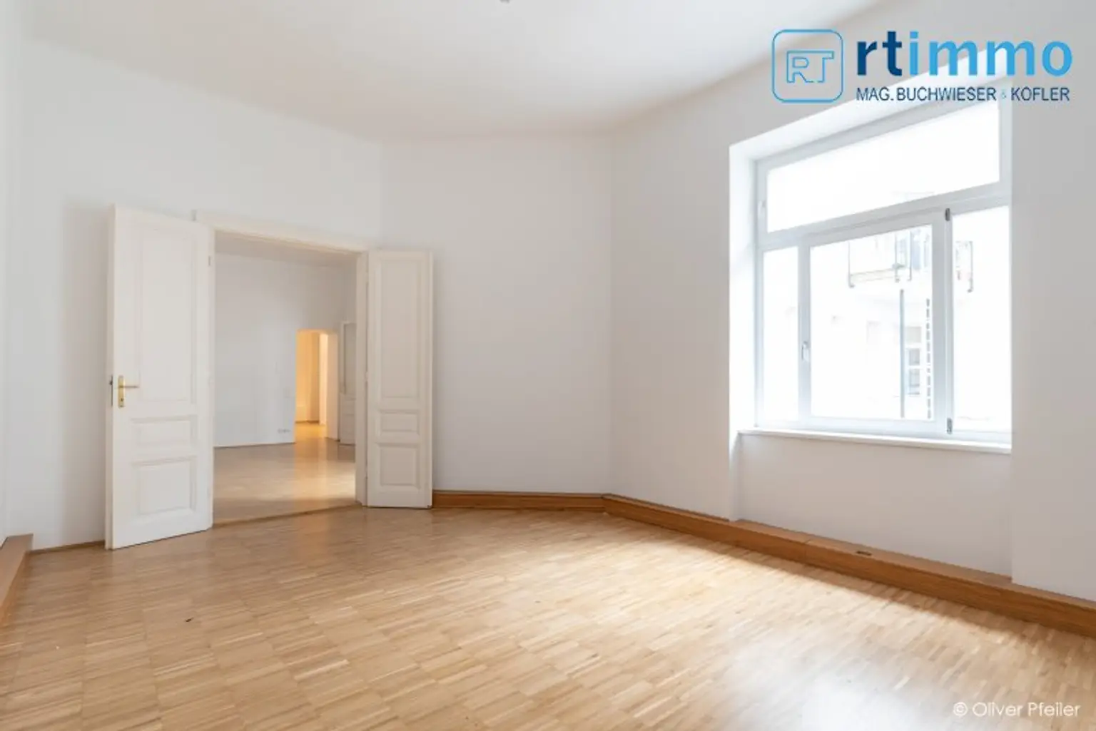 GROSSES BÜRO MIT TERRASSE UNBEFRISTET ZU VERMIETEN