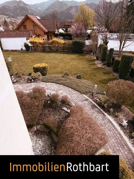 Wohnhaus mit Doppelgarage in bester Lage von St. Lorenzen!