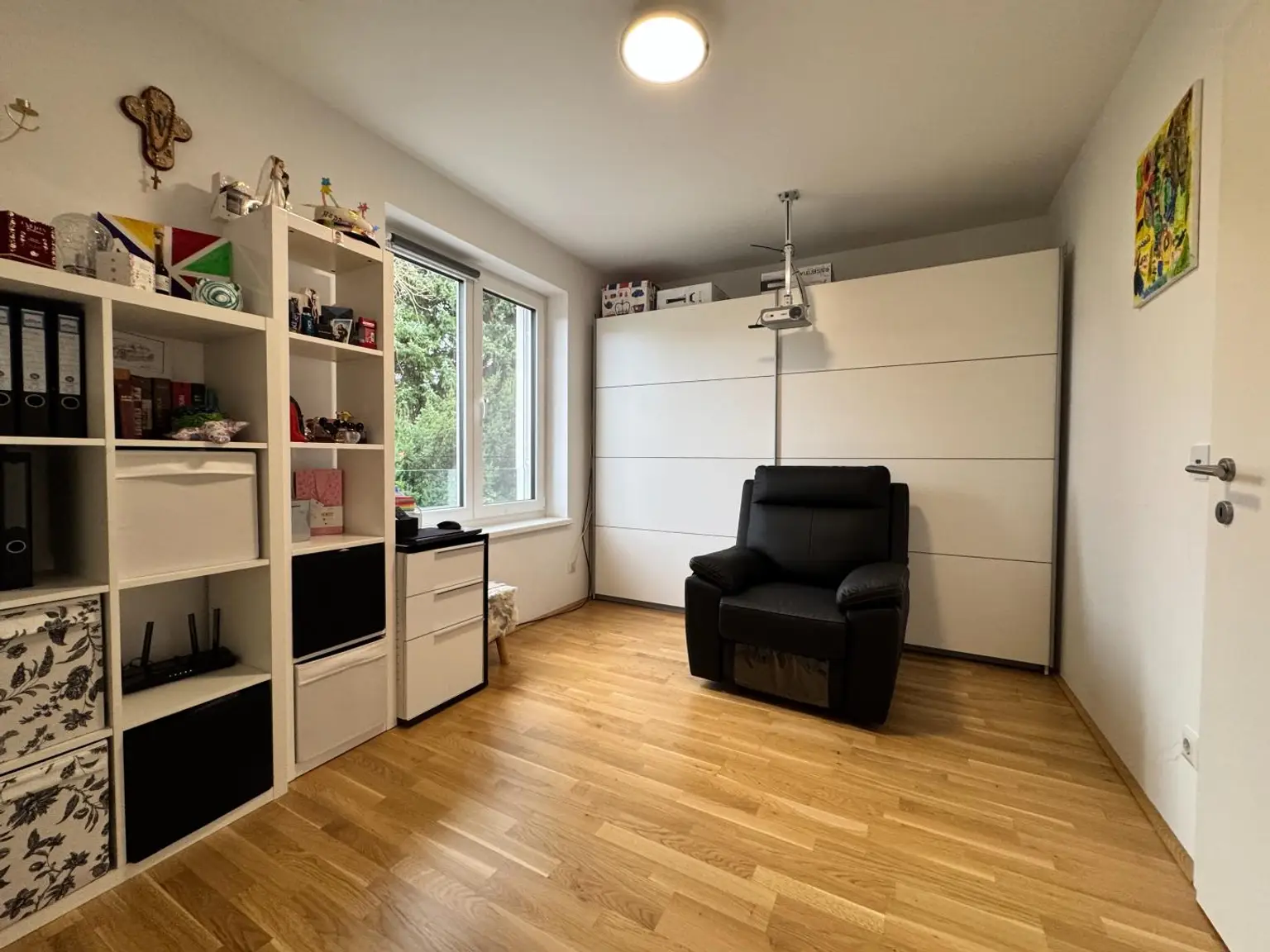 Moderne Reihenhausvilla mit Studio im DG und XXL-Dachterrasse, Carport und KFZ-Abstellplatz in Zentrumsnähe von Vöcklabruck