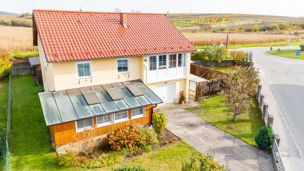 Einfamilienhaus als perfekte Basis für Ihr Traumhaus in der Weinregion Straßertal