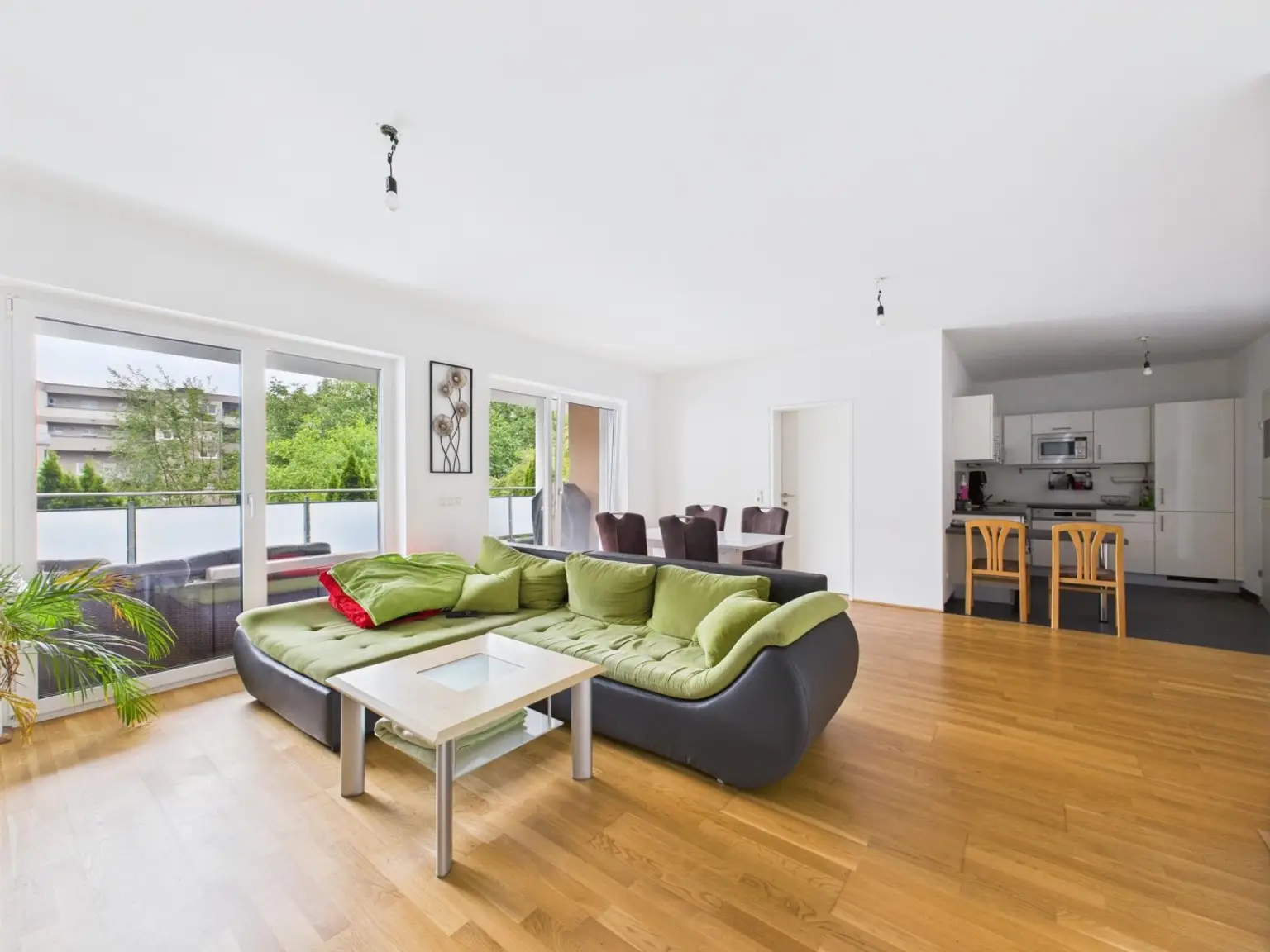 LINZ (FROSCHBERG):  TOP-MIETWOHNUNG (4 Zimmer) ca. 98,57 m² WFL. - XL Terrasse/Loggia ca. 33,41m²