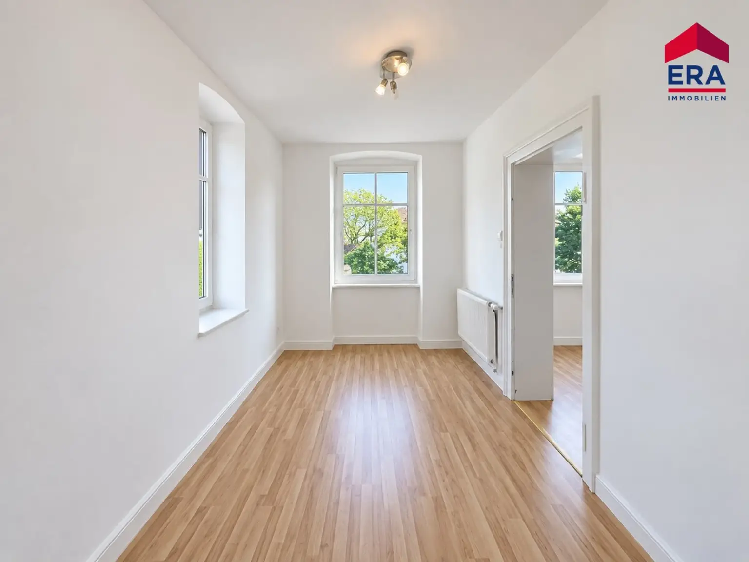 Lichtdurchflutete Altbauwohnung mit Charme – 4 Zimmer in 2193 Wilfersdorf