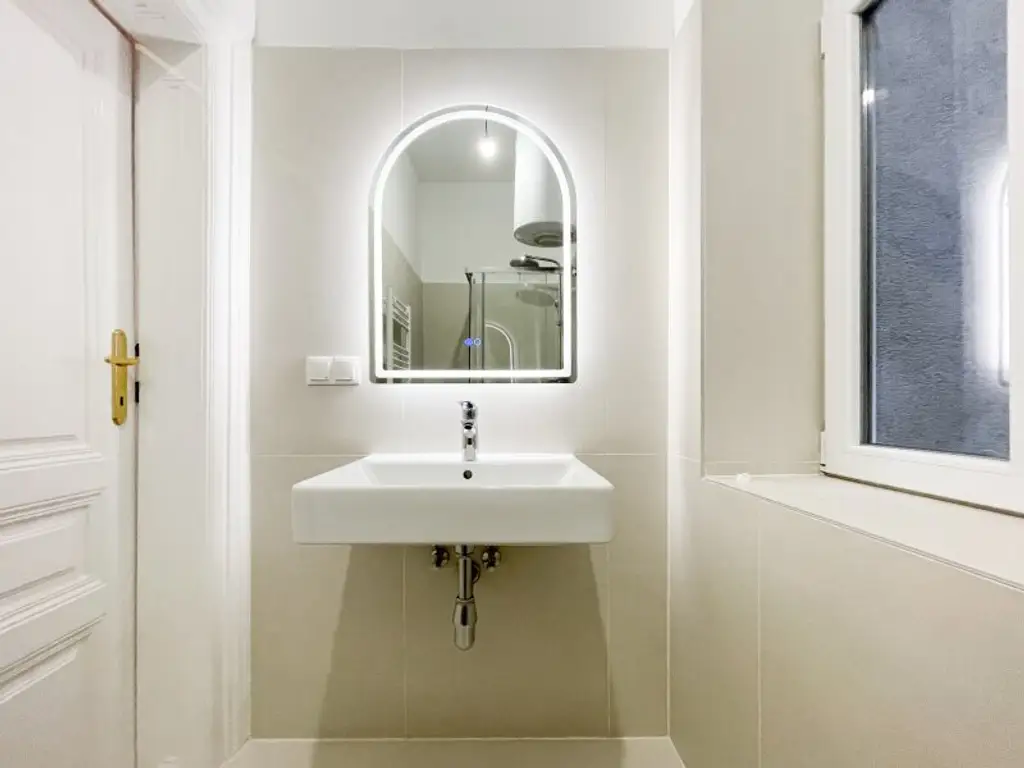 ALTBAU-TRAUM IN WÄHRING – 2,5 ZIMMER • LIFT KOMMT! • TOP LAGE HOFSTATTGASSE