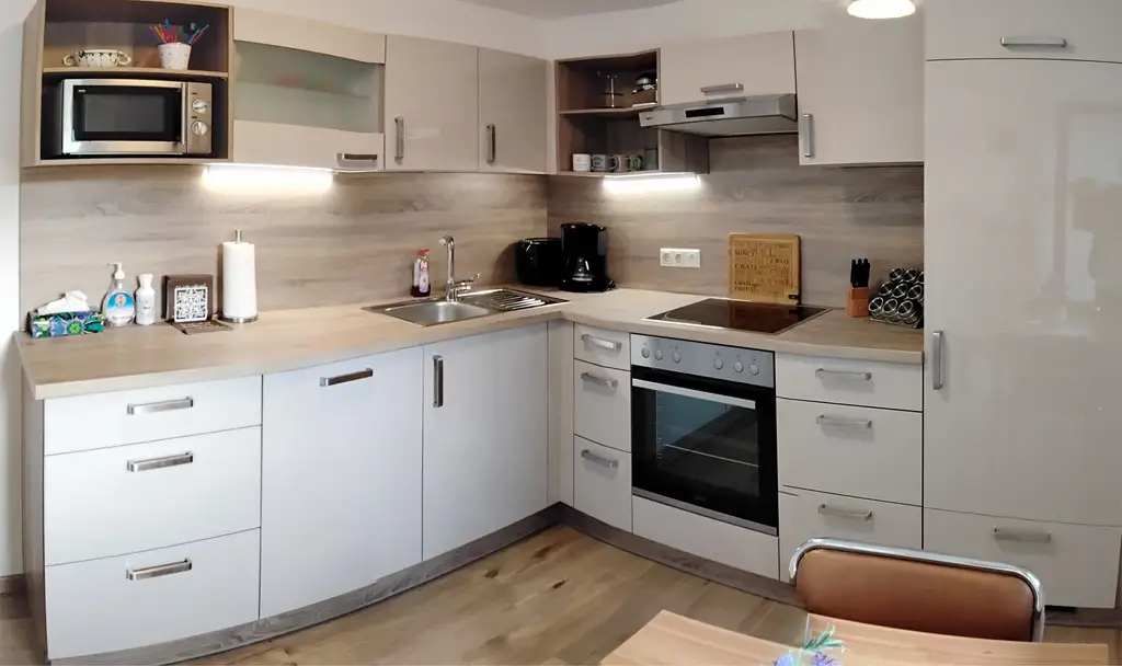 Eine komplett neu adaptierte 3-Zimmer-Wohnung mit Eckbalkon und Traunstein Blick.
