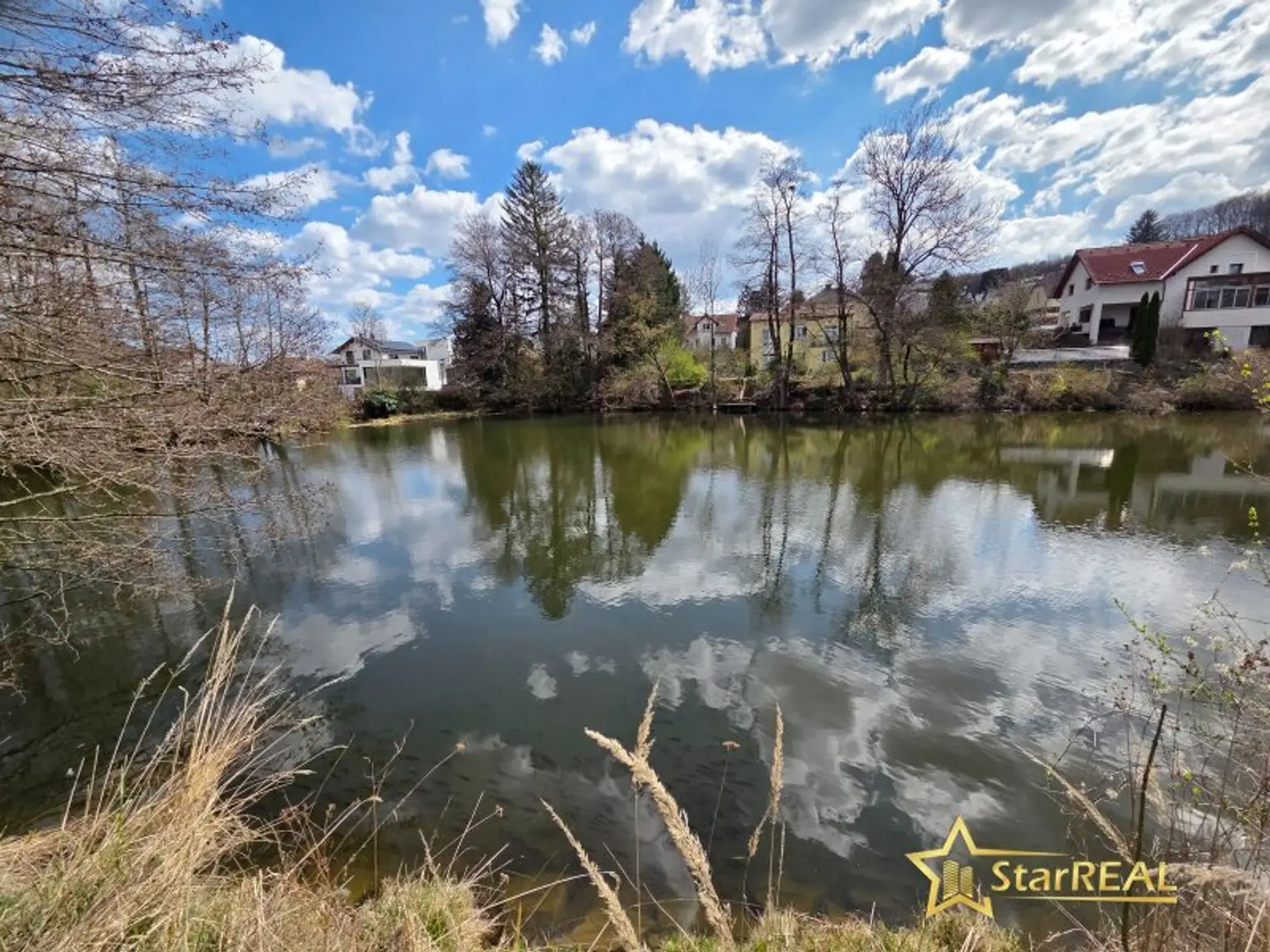 WIENERBERGER-EINFAMILIENHAUS AM TEICH! NEUBAU MIT 5 ZIMMERN. PROVISIONSFREI für den Käufer.