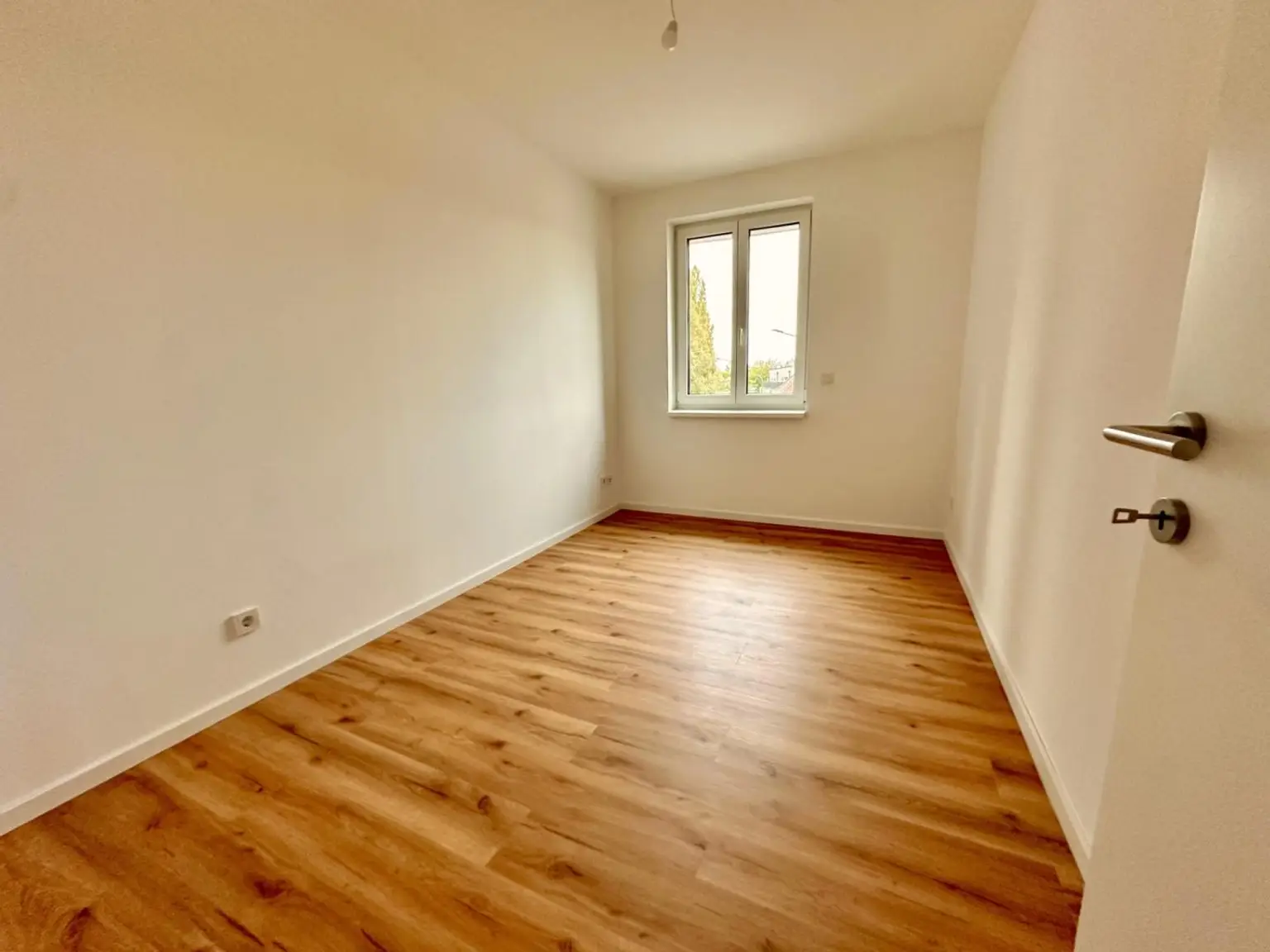 Erstbezug! Top 5! Wunderschöne zentrumsnahe 4-Zimmer Wohnung mit Balkon!