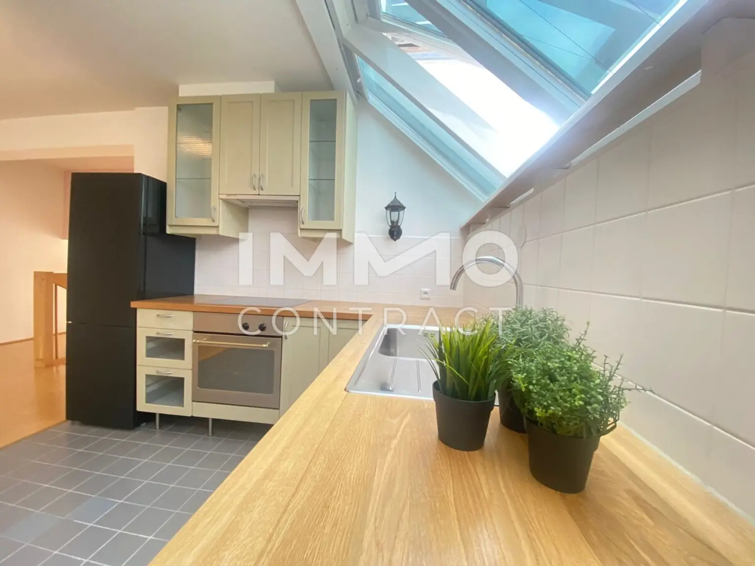 HIETZING - 2 Zimmer + BALKON in Ruhelage  I 1 Bedroom  Apartment + Balcony  INKLUSIVE TG PARKPLATZ