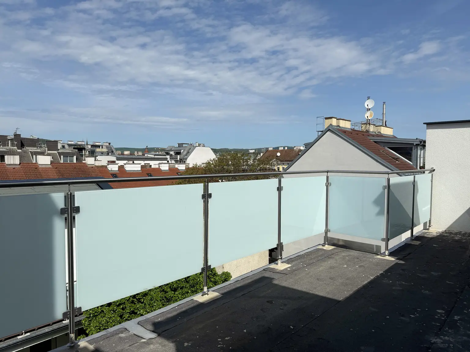 Erstbezug & in Fertigstellung: Exklusive Penthouse DG - Wohnung inkl. Weitsicht, keinen direkten Gegenüber, Luftwärmepumpe inkl. Kühlung!