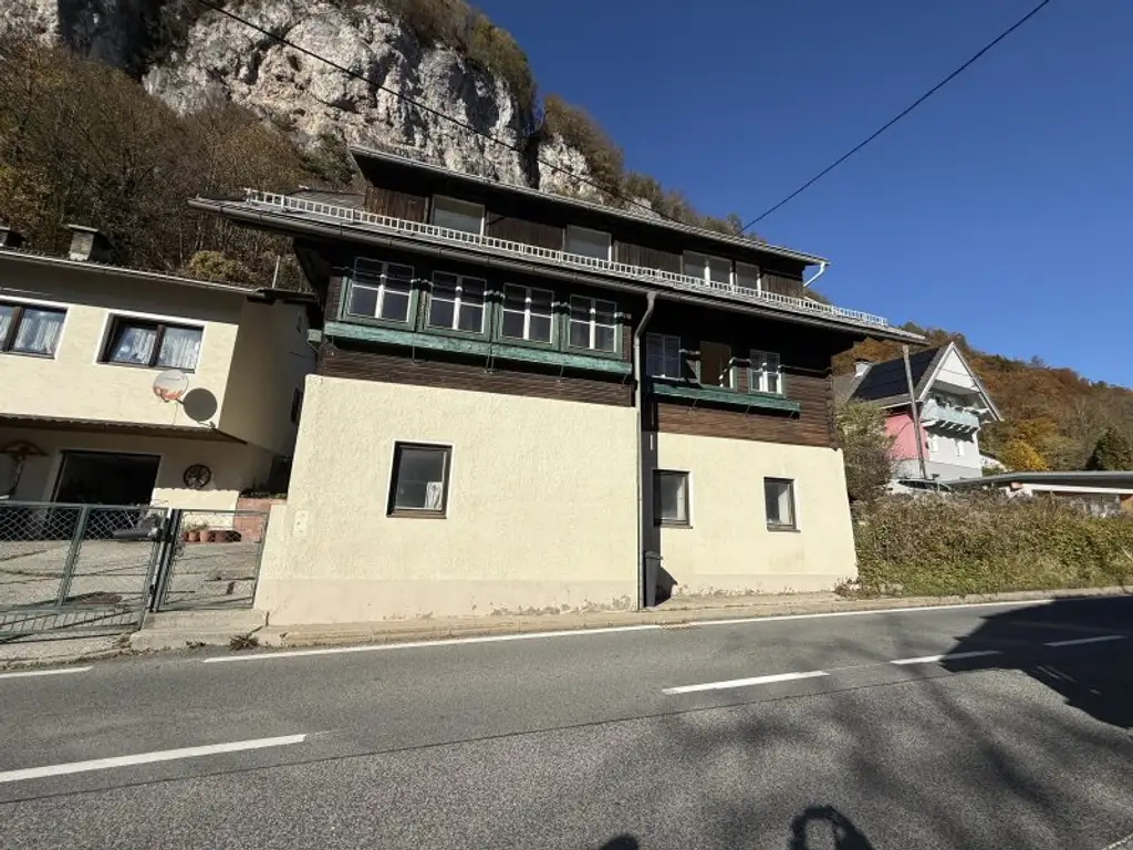 Wohnhaus nähe Warmbad/Villach: 200m² mit Balkon, Terrasse & Garagen!