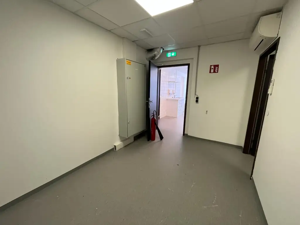 Perfekte Sichtbarkeit - vielseitig nutzbares Geschäftslokal - erweiterbar!
