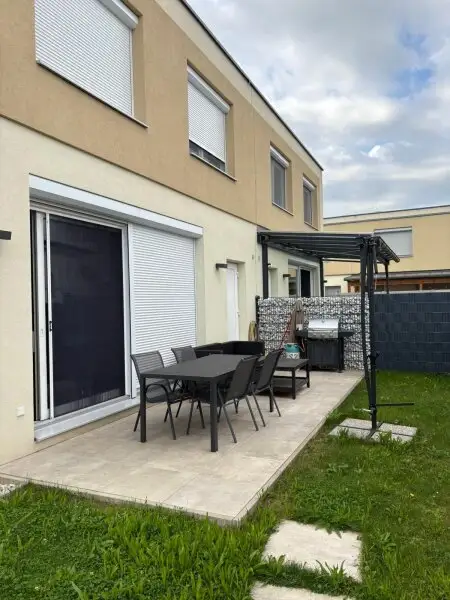119 m2 Wohnfläche, 4 Zimmer, Doppelhaushälfte mit 93 m2 Garten in Mitterndorf, in ruhiger Wohnhausanlage!