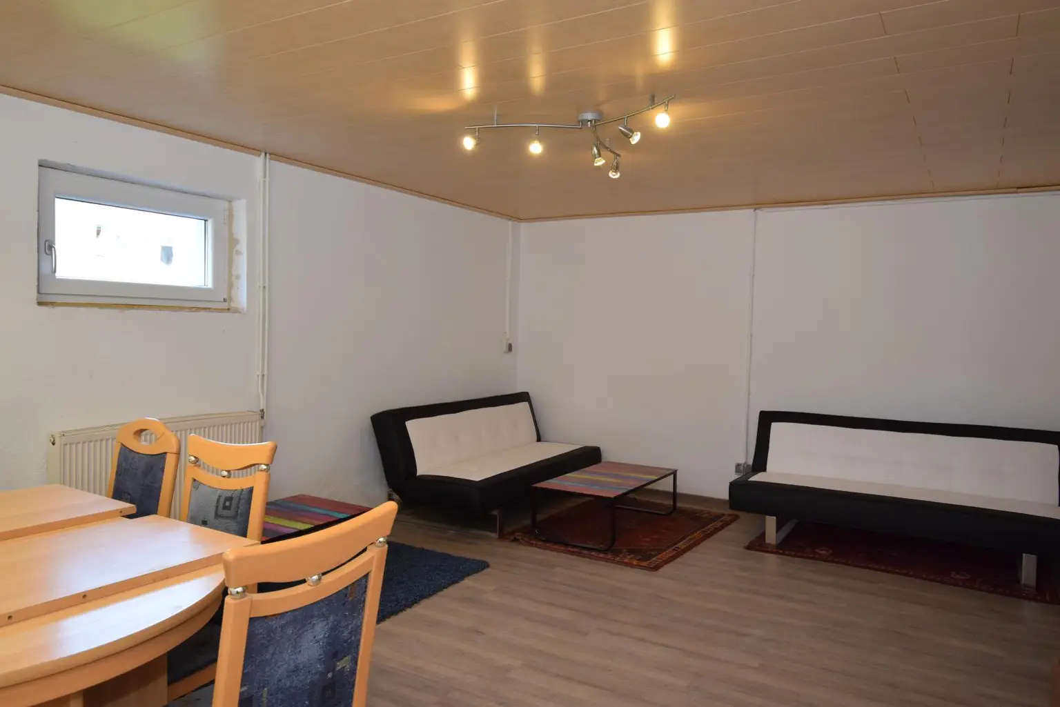 Netter Bungalow mit Garten und Pool