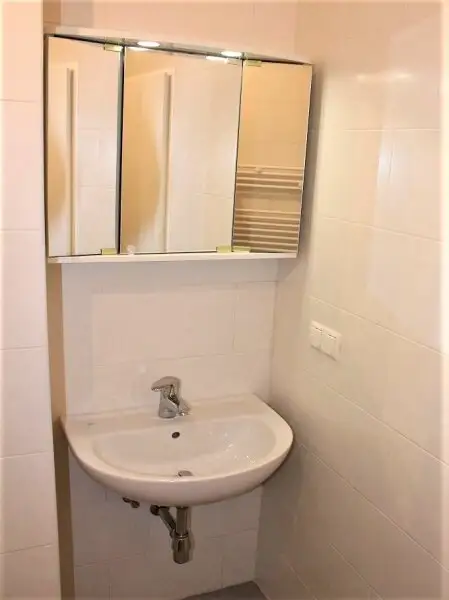 UHLANDGASSE, U1-Nähe, 64 m2 Neubau mit 3 m2 Balkon, 2 Zimmer, 2er-WG-geeignet, Wohnküche, Duschbad, 3. Liftstock