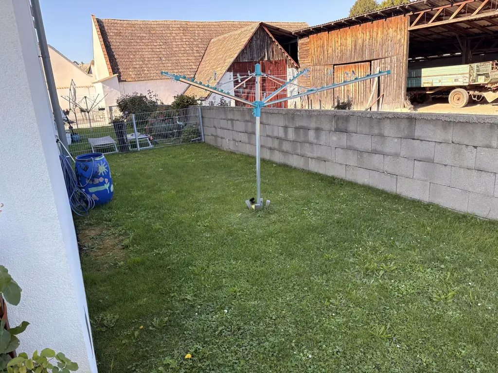 Moderne 3-Zimmer Wohnung mit Garten