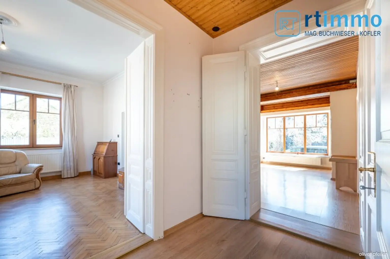 IHR FAMILIENDOMIZIL: KLIMATISIERTE GERÄUMIGE STADTVILLA MIT SCHÖNEM GARTEN, NEBENGEBÄUDEN UND SPIELPLATZ