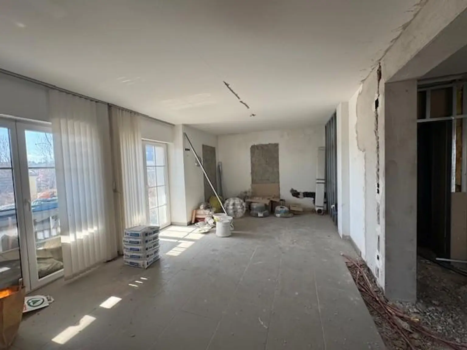 Wohnraum hier sind noch Fertigstellungsarbeiten erforderlich