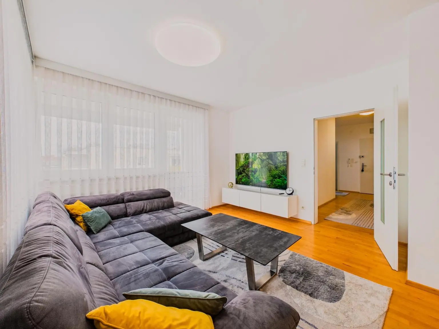 Wohn- und Essbereich 6