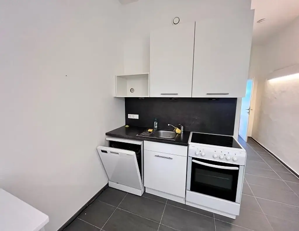 Graz-Nähe-Citypark: 1. MONAT MIETFREI! Preisgünstige, 1-Zimmer-Balkonwohnung in zentraler Lage!