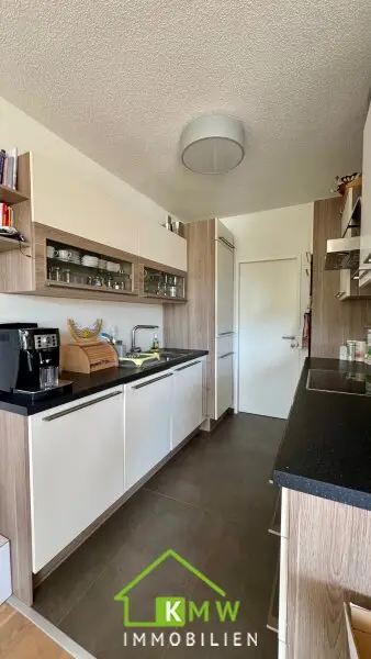 Top Lage - sehr helle und gepflegte 3 Zi. Wohnung mit Balkon in Ruhelage