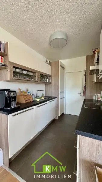 Top Lage - sehr helle und gepflegte 3 Zi. Wohnung mit Balkon in Ruhelage