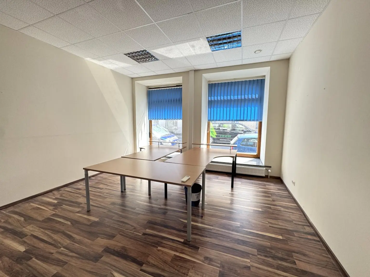 Eckhaus in zentraler Lage mit Büro- und Wohneinheiten