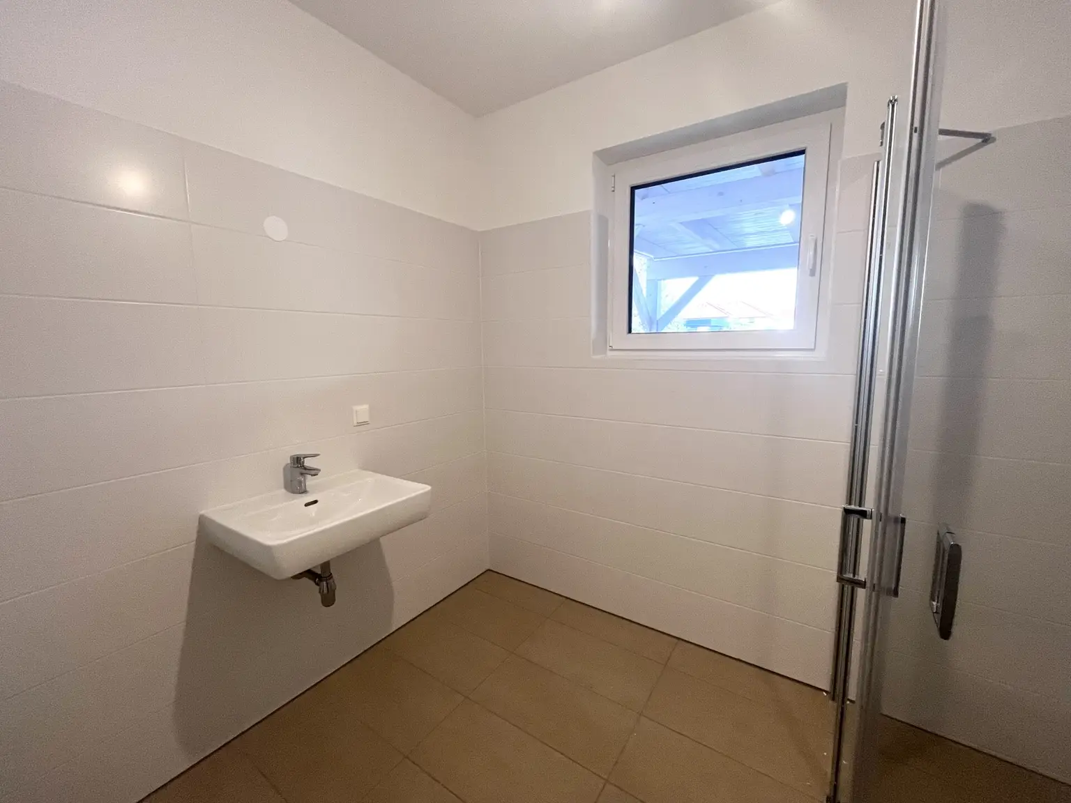 Erstbezug !!! Traumhafte Doppelhaushälfte -  mit 5 Zimmern, Garten, Wohnkeller und Stellplätzen!