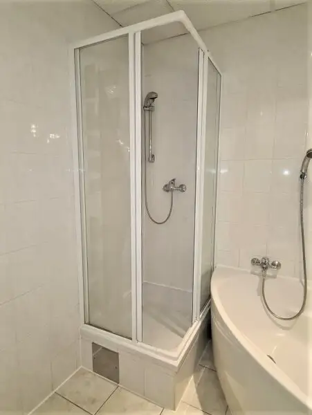 TERRASSENHIT, DACHGESCHOSS, 81 m2 Maisonette mit 12 m2 Terrasse, 3 Zimmer, Küche, Galerie, Wannenbad, Augarten-Nähe