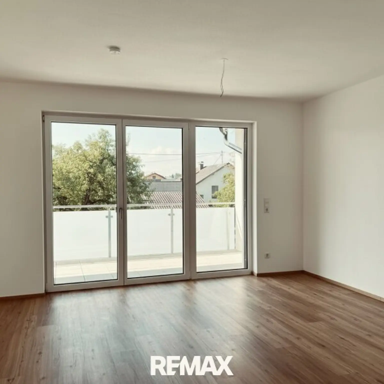Essbereich mit Ausgang zum Balkon