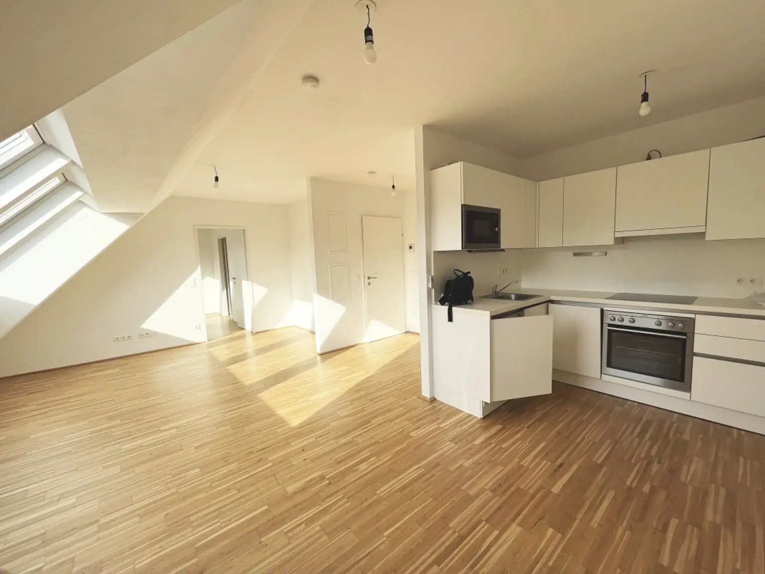 Moderne Neubauwohnung mit 2 Zimmern - Floridsdorfer Spitz -
in U-Bahn-Nähe!