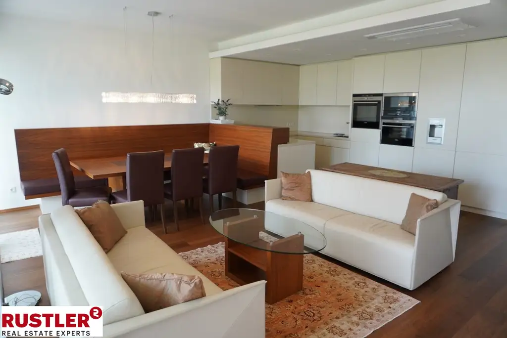 Exklusive Eigentumswohnung am See mit Privatstrand