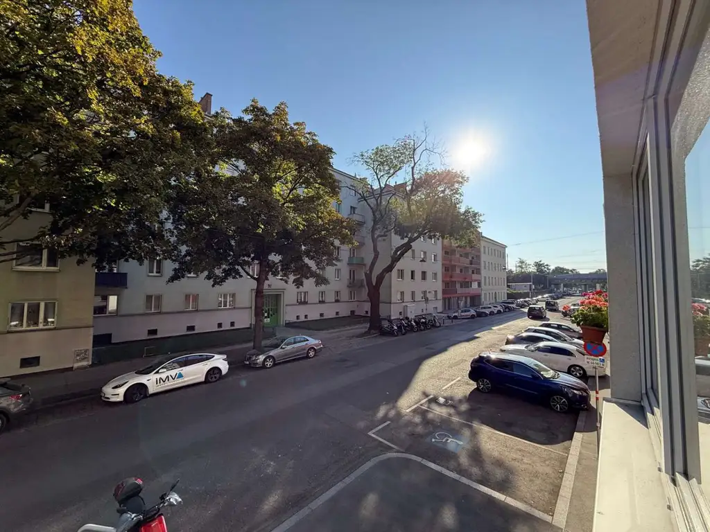 Sonnendeck-Terrasse im Innenhof, schön aufgeteilte 2-Zimmer Neubauwohnung