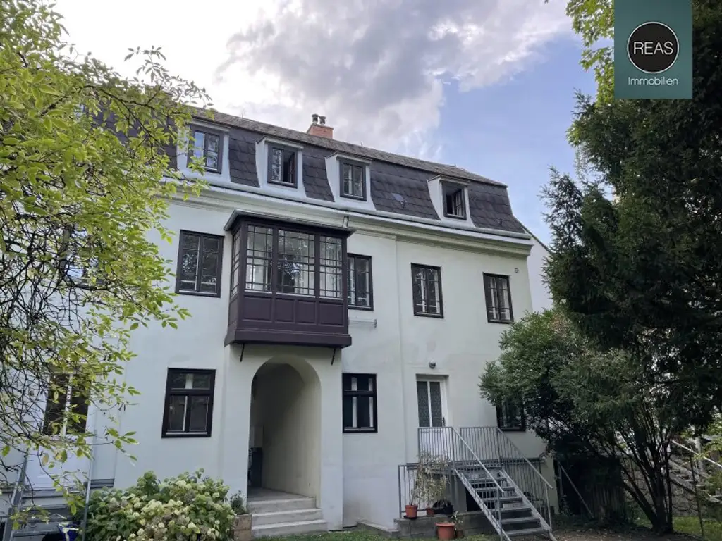 Büro mit Gartenblick und Erker in Bestlage neben dem Schubert-Museum! Gartennutzung inklusive!