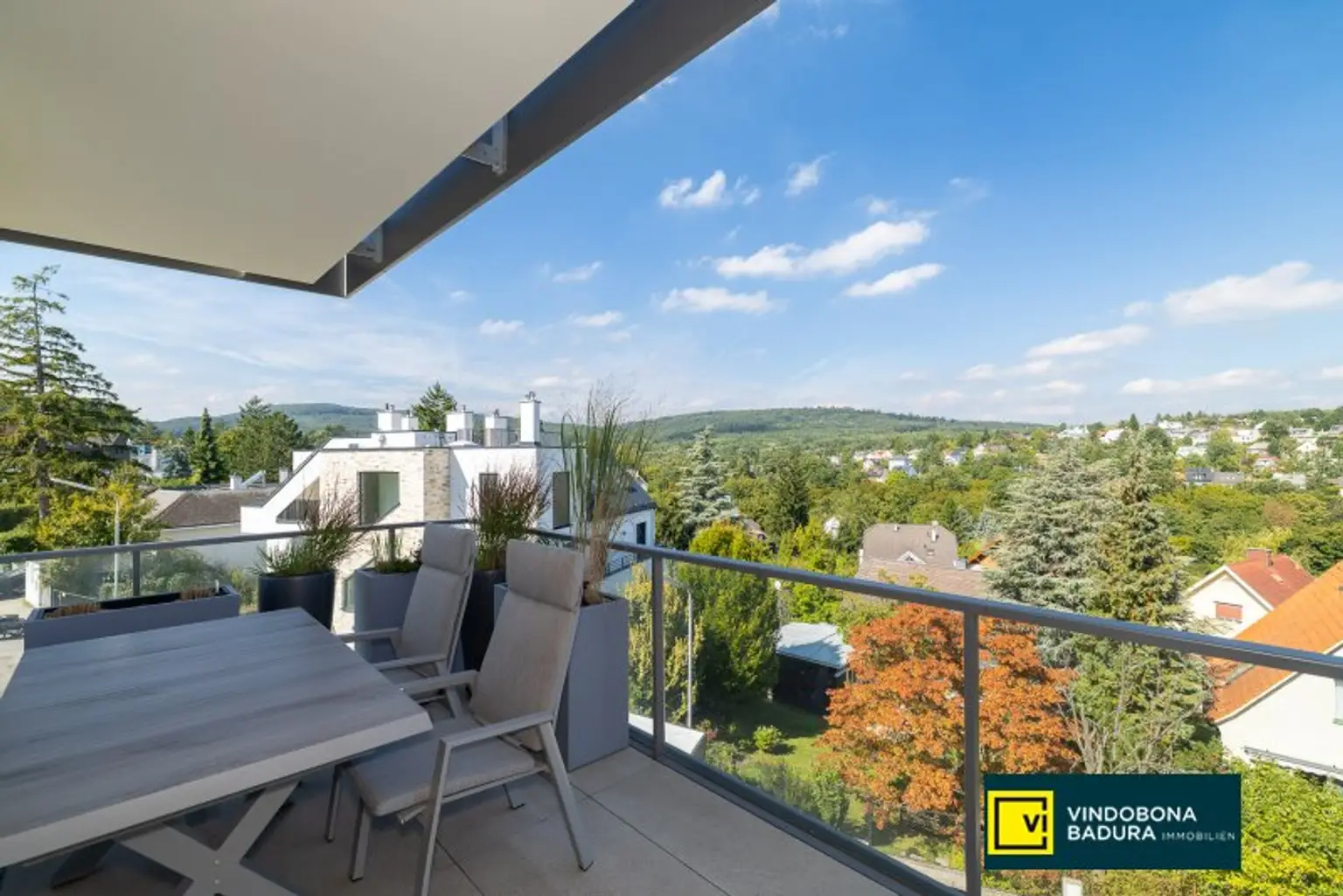 Wohnjuwel in Hietzing: Großzügige 5-Zimmer Wohnung mit Balkonterrassen, Fernblick & Garagenplatz