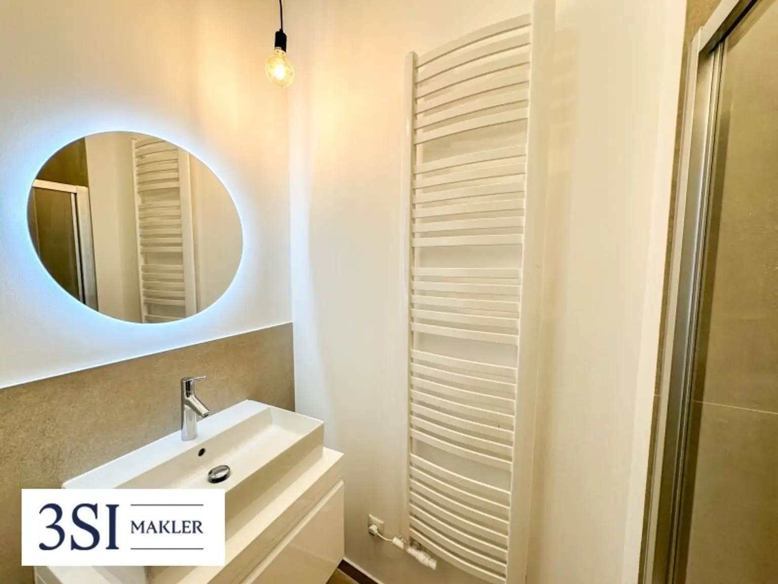 Modernes City-Apartment mit Altbauflair – sofort beziehbar!