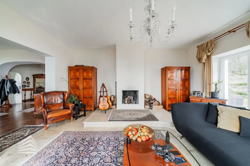 Luxuriöse Parkvilla mit einzigartigem Fernblick am Kahlenberg