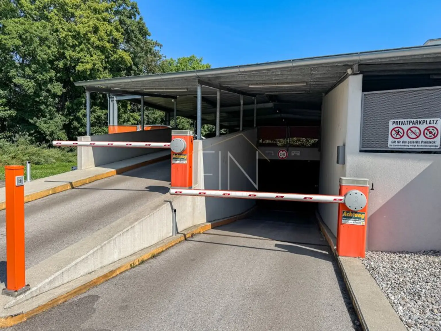 Moderne, sonnige 3-Zimmer-Wohnung mit 50m² Dachterrasse