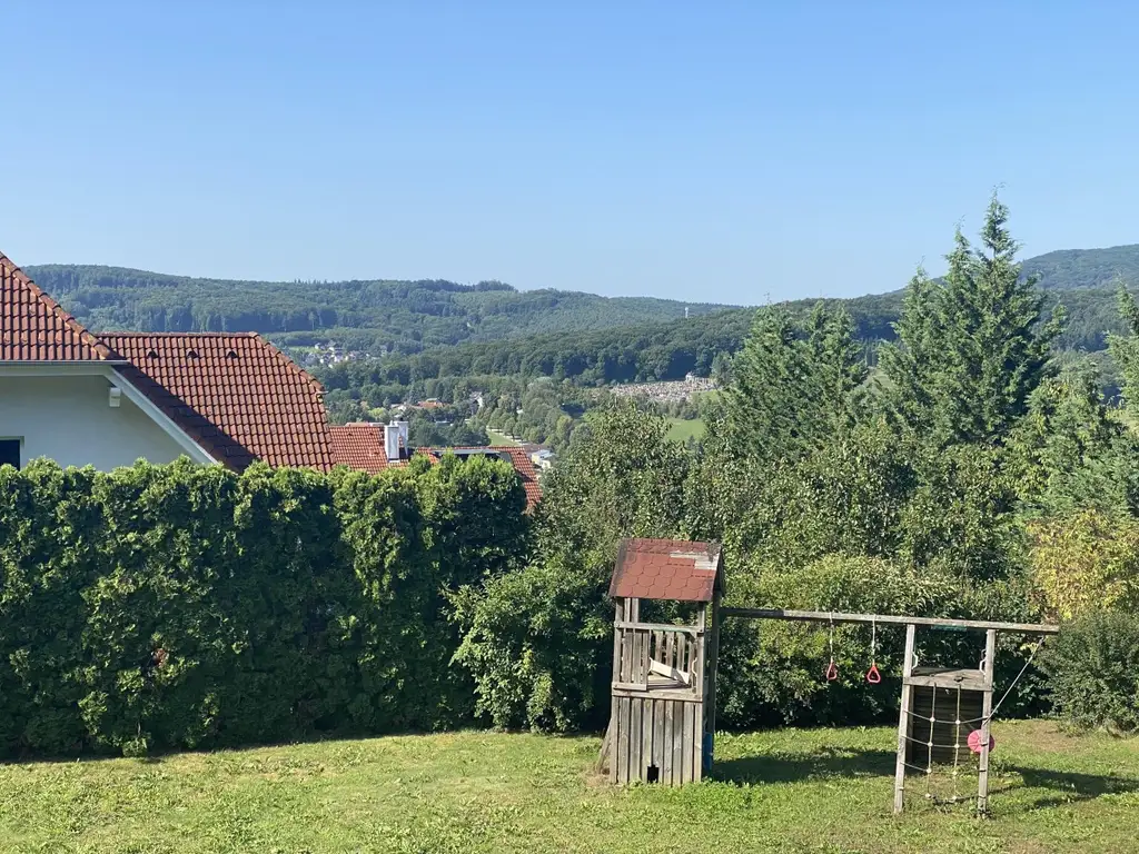 "Exklusive Residenz mit Wald!"