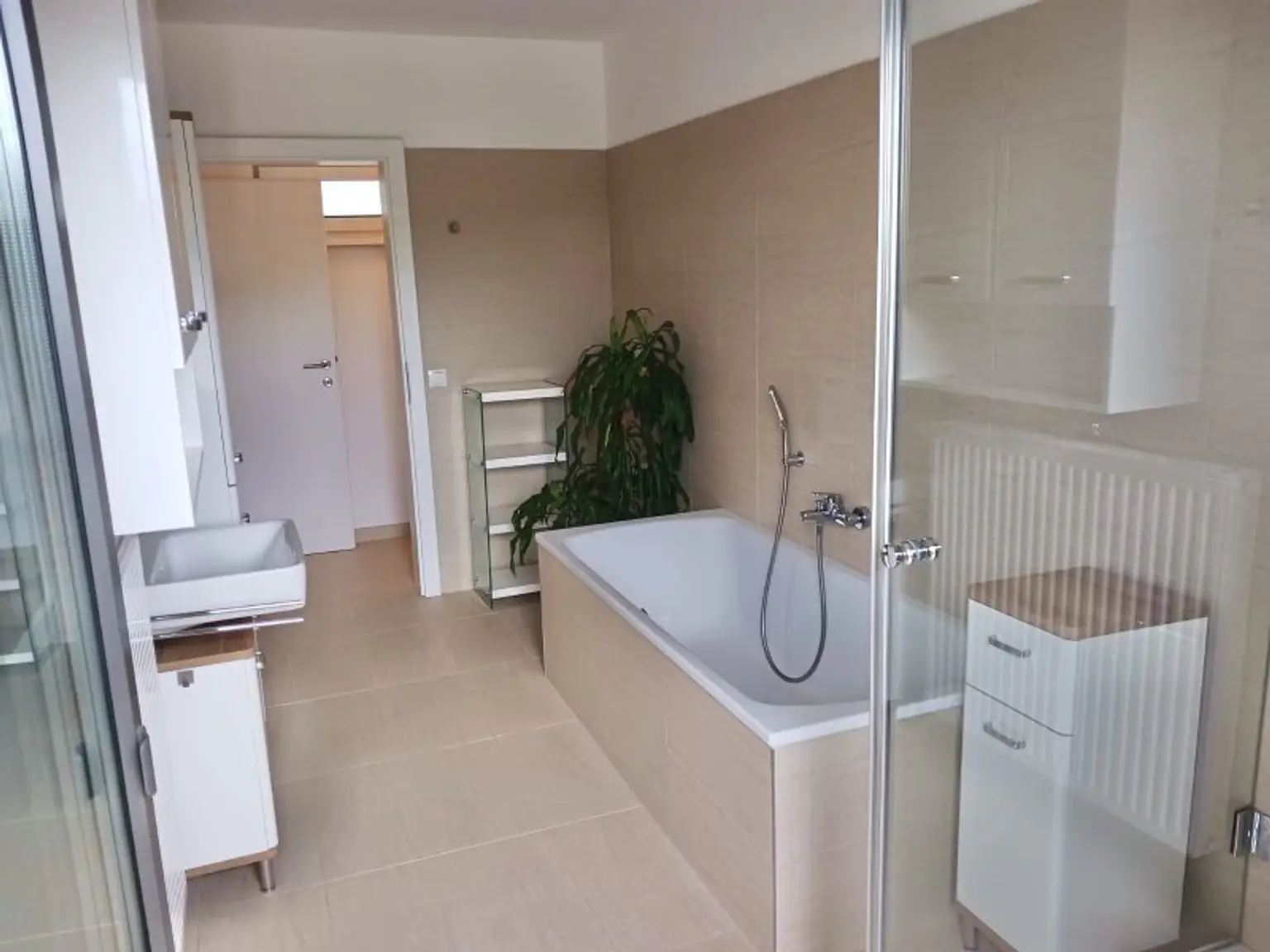 Ruhe trifft Qualität – moderne Wohnung mit Sonnenterrasse!
