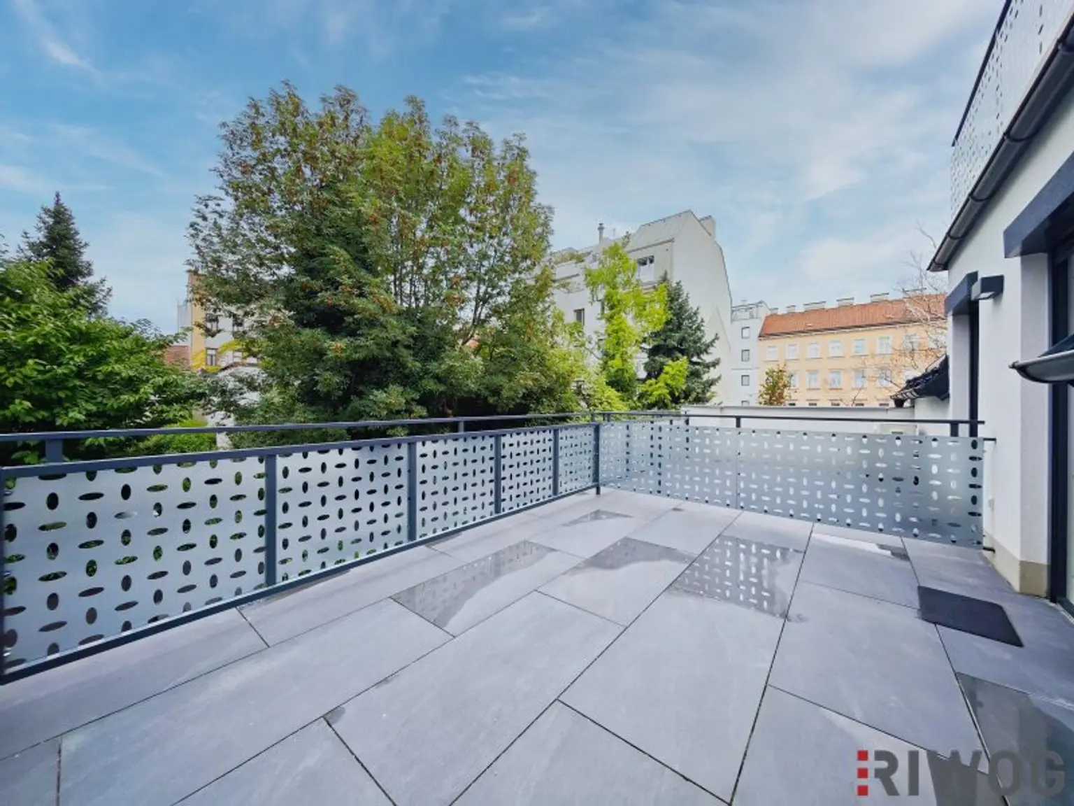 ERSTBEZUG | Townhouse mit Eigengarten in ruhiger Innenhoflage | auch Wohn-Büro Kombination möglich