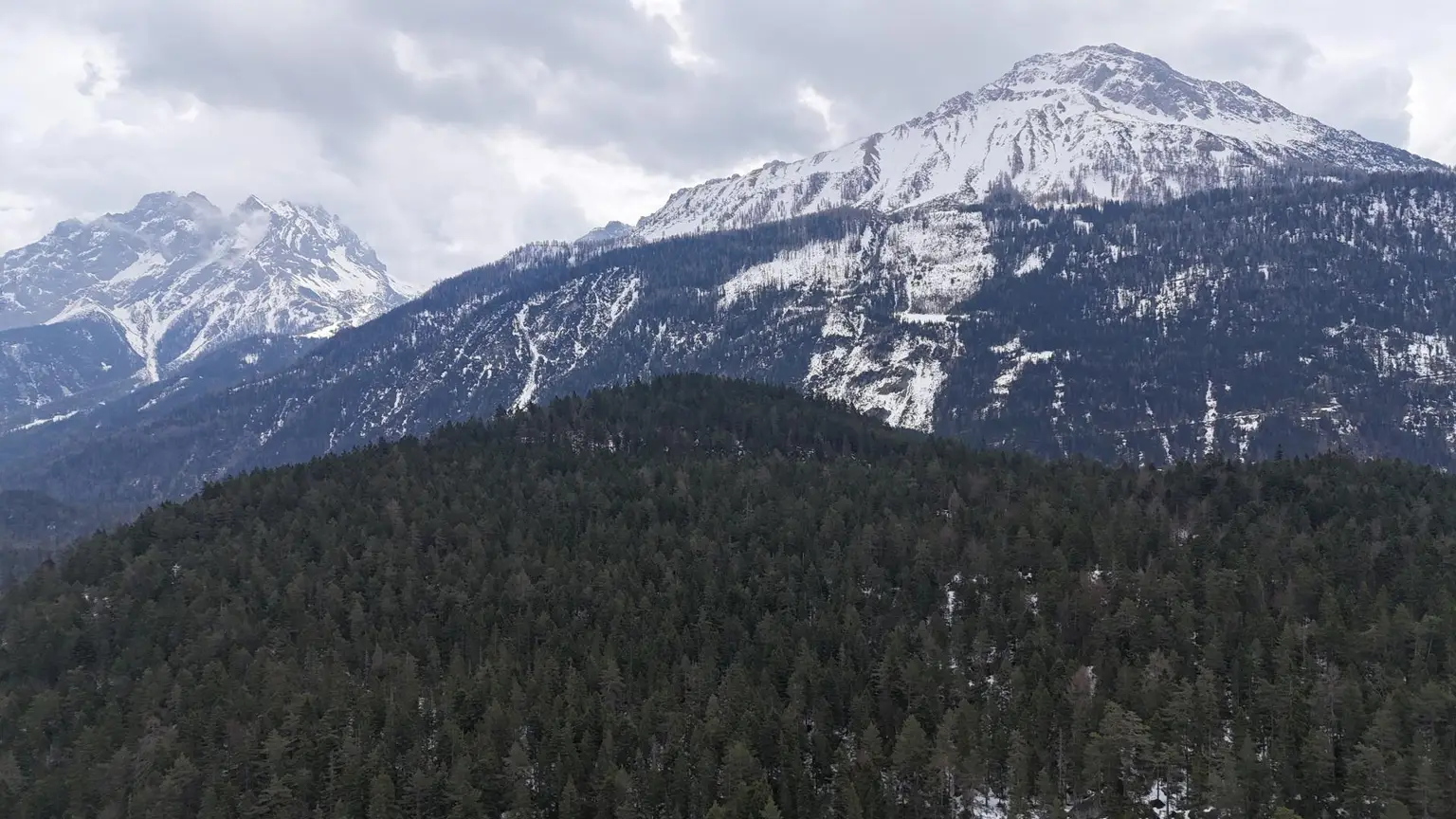 Nassereith - Grundstück - Drohnenansicht.